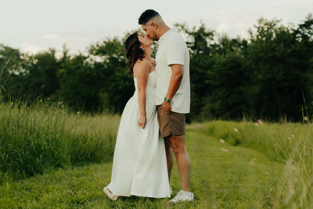 Outdoor engagement couple portrait in Manassas battlefield